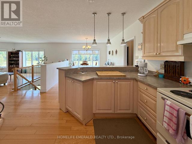 Thumbnail of 3175 3/4 CONCESSION in Rural Clearview - Image 22