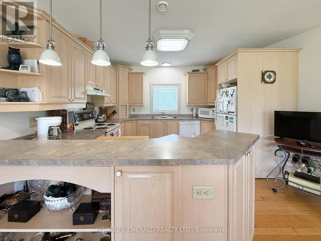 Thumbnail of 3175 3/4 CONCESSION in Rural Clearview - Image 14