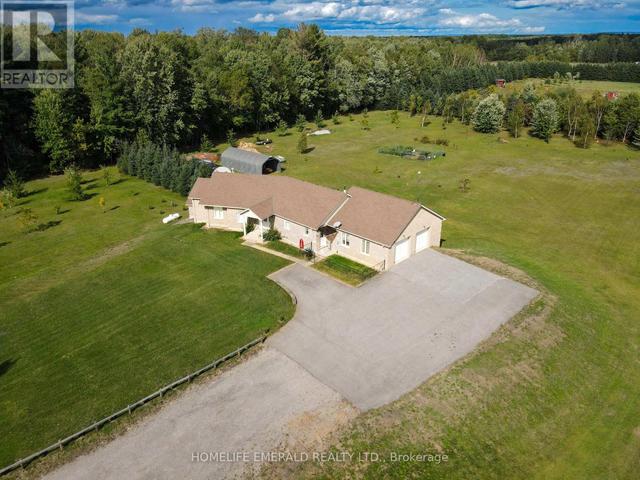Thumbnail of 3175 3/4 CONCESSION in Rural Clearview - Image 6