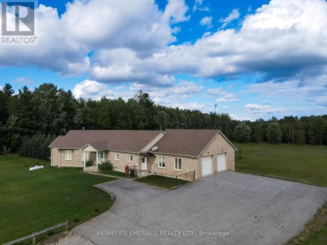 Thumbnail of 3175 3/4 CONCESSION in Rural Clearview - Image 3