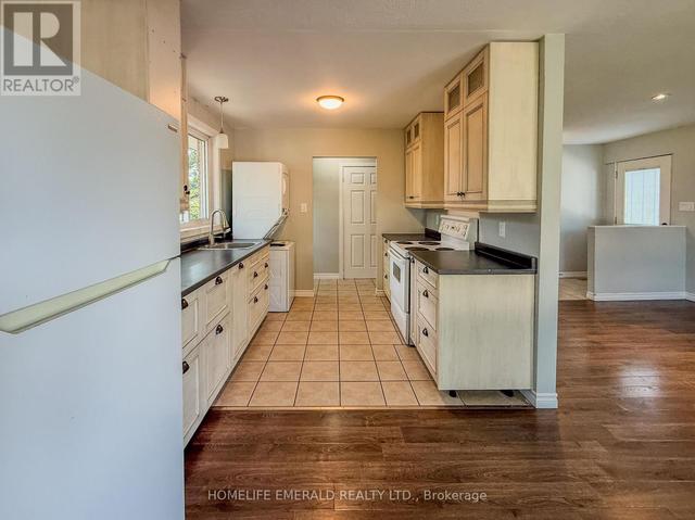 Thumbnail of 131 CUNDLES ROAD E in Cundles East - Image 46
