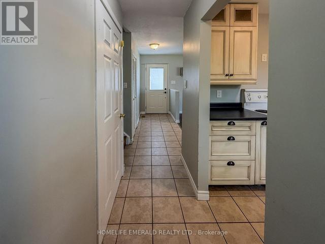 Thumbnail of 131 CUNDLES ROAD E in Cundles East - Image 4