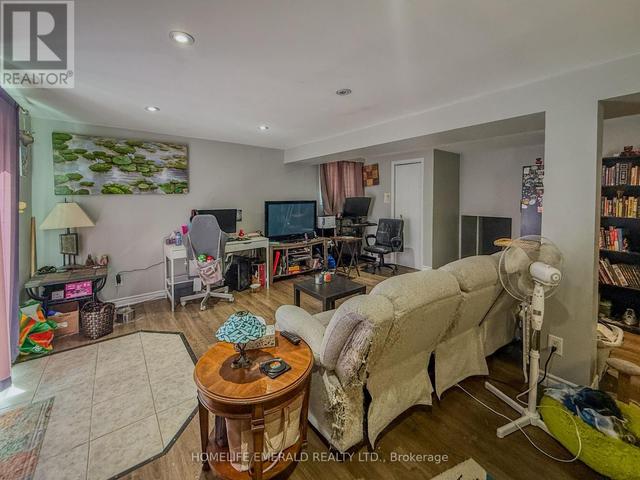 Thumbnail of 131 CUNDLES ROAD E in Cundles East - Image 19