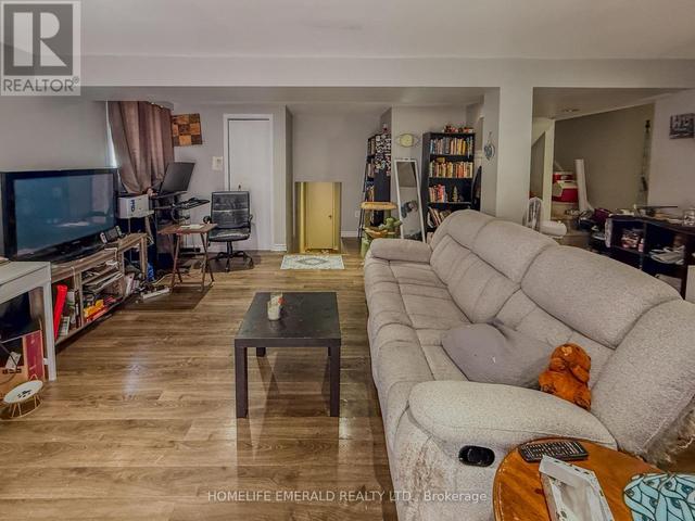 Thumbnail of 131 CUNDLES ROAD E in Cundles East - Image 23