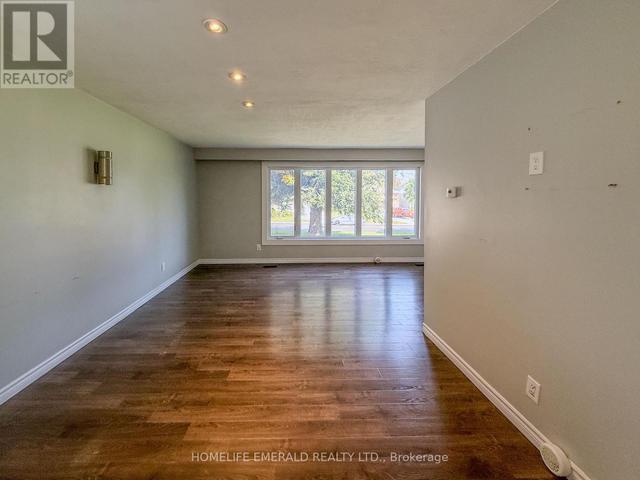Thumbnail of 131 CUNDLES ROAD E in Cundles East - Image 40