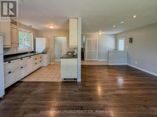Thumbnail of 131 CUNDLES ROAD E in Cundles East - Image 45